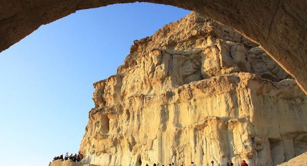 غار خربس قشم ، تلفیق شگفت انگیز طبیعت و تاریخ